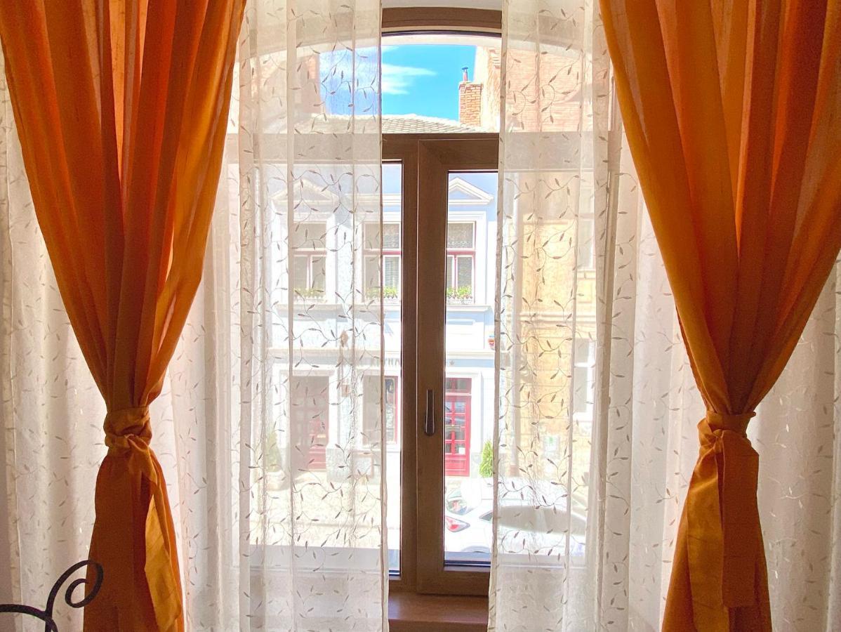 Charming Apartment - Heart Of Brasov Poarta Schei Bagian luar foto