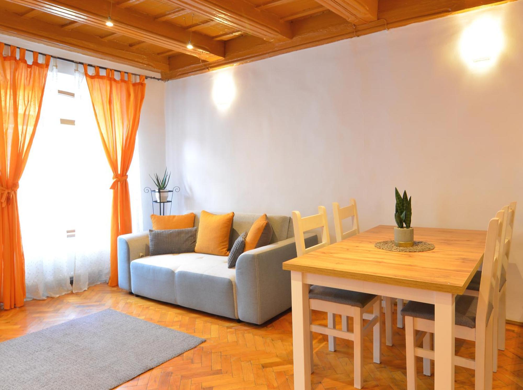 Charming Apartment - Heart Of Brasov Poarta Schei Bagian luar foto